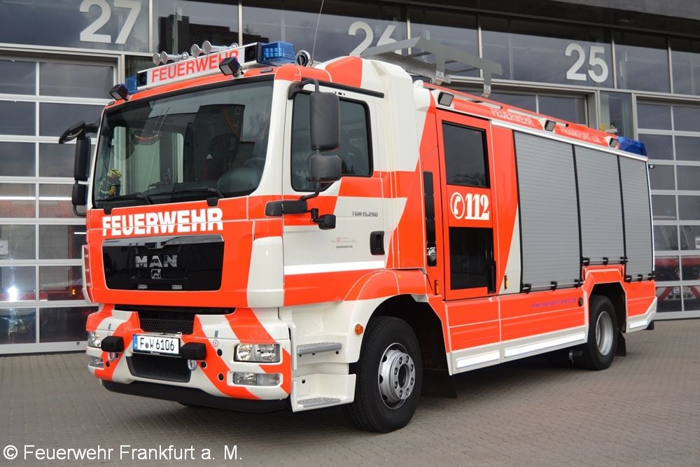 EINSATZFAHRT - HLF 20 Feuerwehr Frankfurt am Main